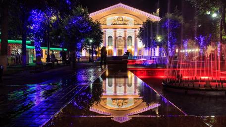 Vibrant City Night Reflections wallpaper