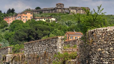 Fortezza di Sarzanello wallpaper