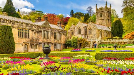 Lanhydrock house at spring wallpaper