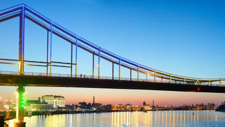 Pedestrian bridge over the Dnieper river wallpaper