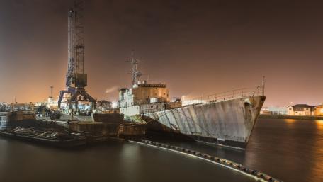 Port of Dresden wallpaper