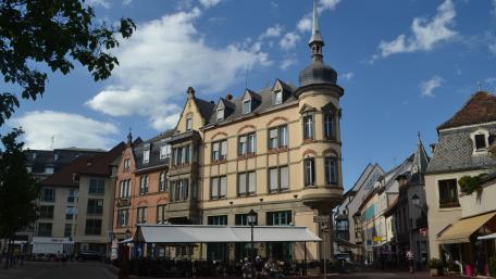 Charming European Cityscape in 4K Quality wallpaper