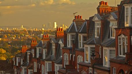 Urban Serenity in Sunset Glow wallpaper