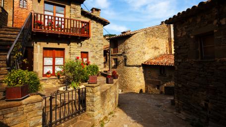 Charming Cottage in a Picturesque Village Street wallpaper