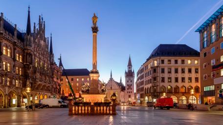 Beautiful Munich Square at Twilight wallpaper