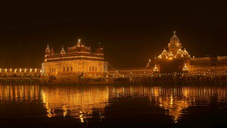 Harmandir Sahib (Golden Temple) at Diwali wallpaper