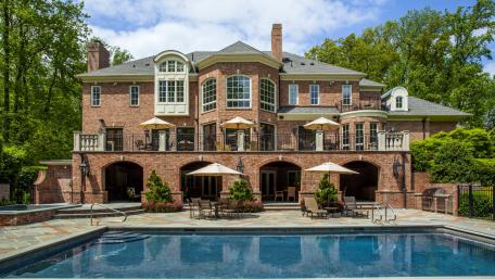 Luxurious Home with Pool and Scenic Views wallpaper