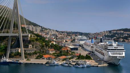 Stunning Waterfront View of City and Harbor wallpaper