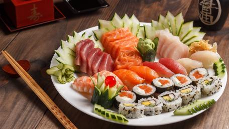 Sushi Delight Feast wallpaper