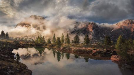 Misty Mountain Reflection at Dawn wallpaper