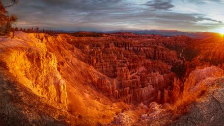 Sunrise at Bryce Canyon wallpaper