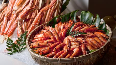 Exquisite Seafood Display for Gourmet Lovers wallpaper