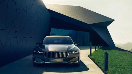 Sleek BMW Highlights Modern Architectural Elegance wallpaper