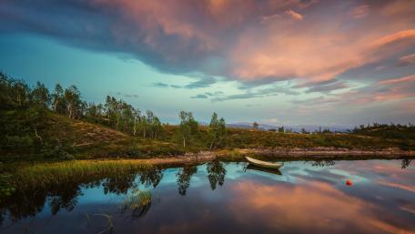 Tranquil Evening at the Lake wallpaper