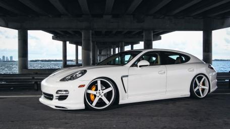 Porsche Panamera wallpaper