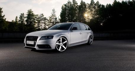 Audi S4 Avant wallpaper