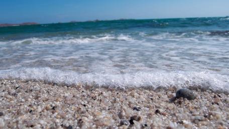 Tranquil Waves Lapping at the Shoreline wallpaper