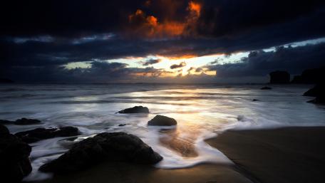 Mysterious Dusk Over the Sea wallpaper