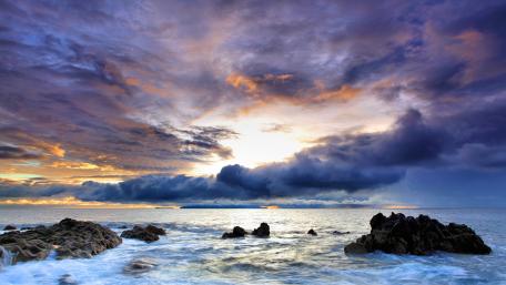Stunning Twilight Over the Sea wallpaper