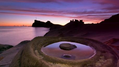 Serene Purple Landscape at Dusk wallpaper
