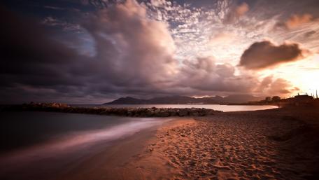 Tranquil Twilight at the Beach wallpaper