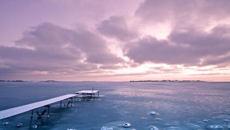 Tranquil Winter Pier at Dusk wallpaper