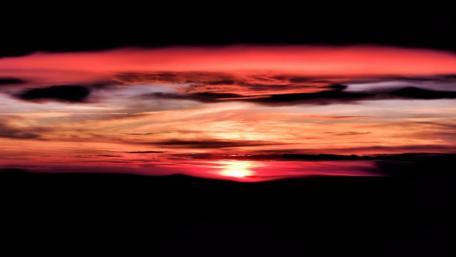 Fiery Horizon of Dusk Dreams wallpaper
