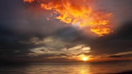 Stunning Sunset Over Tranquil Lake wallpaper