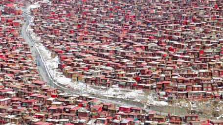 Larung Gar, Sichuan, China wallpaper