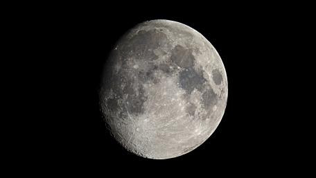 Celestial Moon in Monochrome Perspective wallpaper