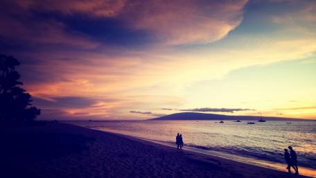 Twilight Serenity on the Shore wallpaper