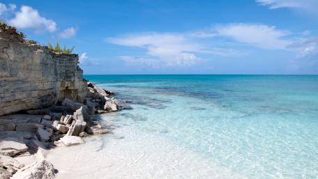 Tranquil Blue Horizon by the Sea wallpaper