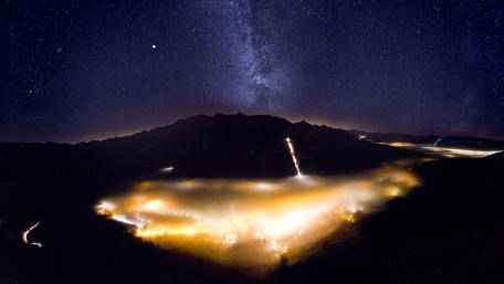 Galactic Splendor Under Starry Skies wallpaper