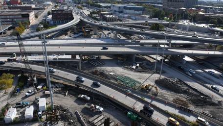 Reconstruction of the Jane Byrne Interchange in Chicago wallpaper
