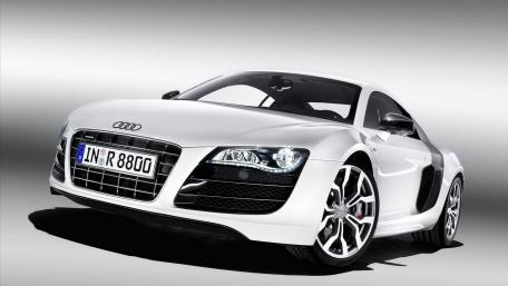 Sleek White Audi R8 V10 Wallpaper wallpaper