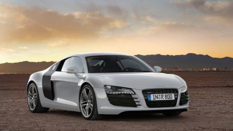Sleek Audi R8 Under Sunset Skies wallpaper