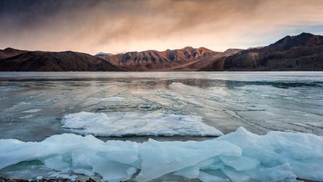 Frozen Ladakh wallpaper