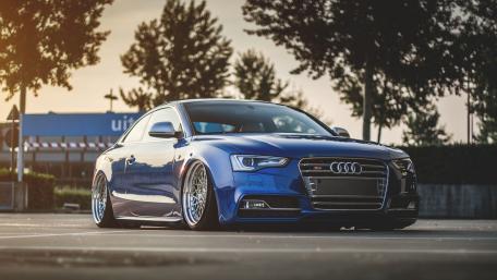 Sleek Audi Performance Car in Stunning 4K Resolution wallpaper