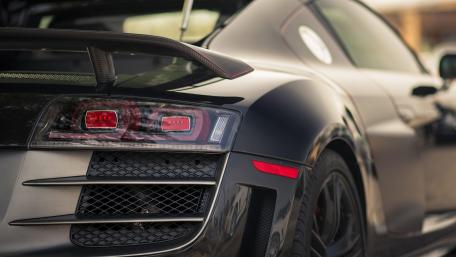 Sleek Audi R8 Wallpaper for Car Enthusiasts wallpaper