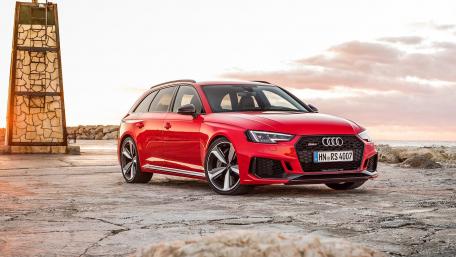 Bold Red Audi RS4 Avant at Sunset wallpaper