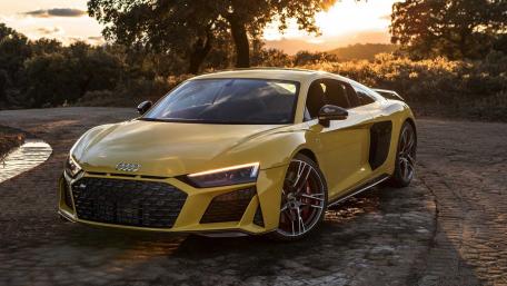Sleek Audi R8 Under Sunset Glow wallpaper