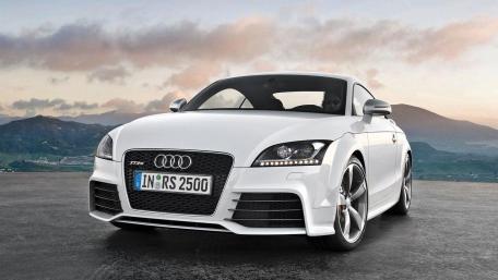 Sleek Elegance of the Audi TTS Coupe wallpaper