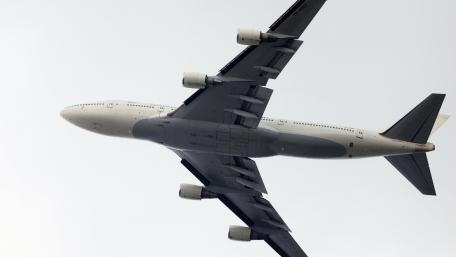 Boeing 747 Flying Over Atlanta wallpaper