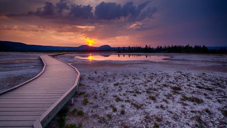 Grand Prismatic Spring Boardwalk wallpaper