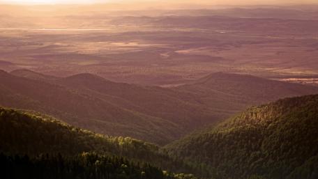 Serene Mountain Landscape at Dusk wallpaper