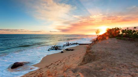 Beach Sunrise Serenity in 4K wallpaper