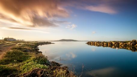 Calm lake wallpaper