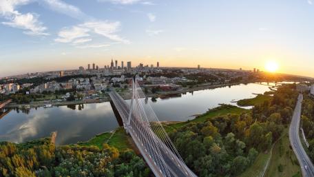 Breathtaking Cityscape at Dusk wallpaper