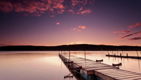 Serene Pier Under a Purple Sky wallpaper