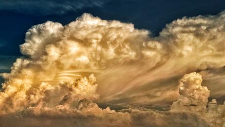 Majestic Cloud Formation at Sunset wallpaper